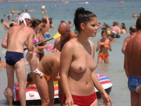 Group Beach Big Boobed Nudes 1 + Beach_8782240408girls_22.jpg